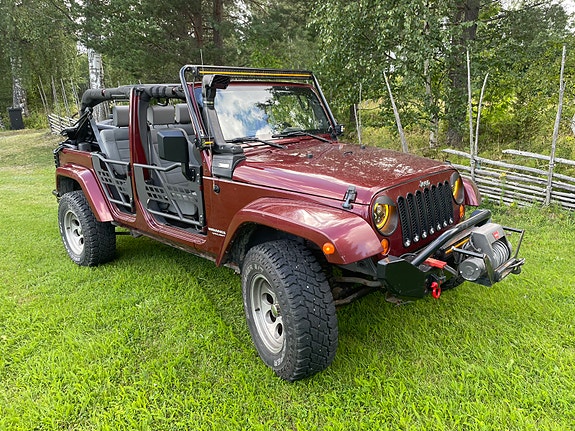 Jeep Wrangler 3 of 8
