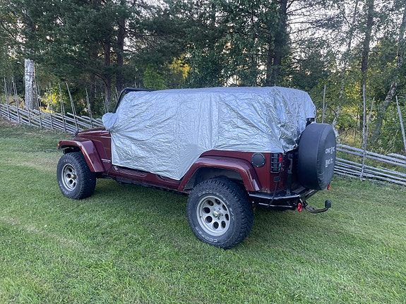 Jeep Wrangler 4 of 8