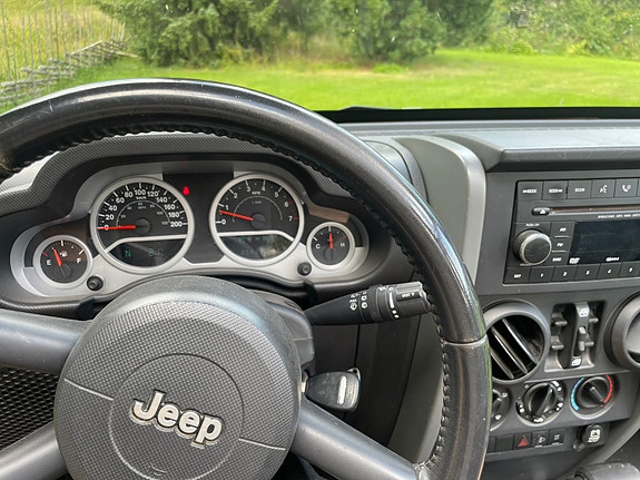 Jeep Wrangler 7 of 8