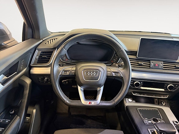 Audi Q5 13 of 23