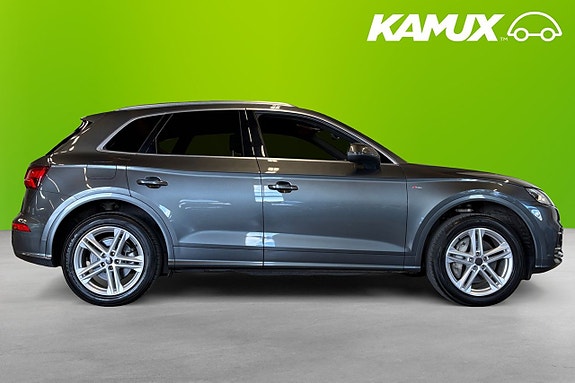 Audi Q5 2 of 23