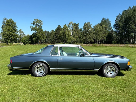 Chevrolet Caprice 4 of 5