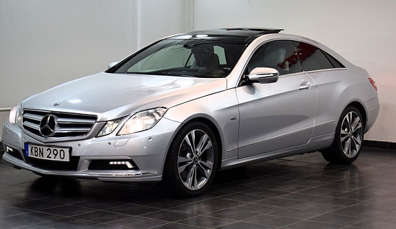 Mercedes-Benz E350 4 of 5