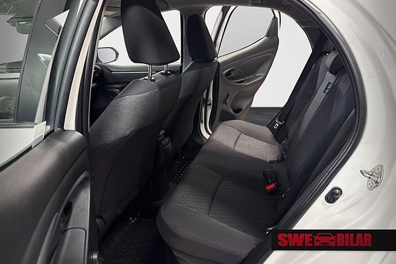 Toyota Yaris 11 of 23