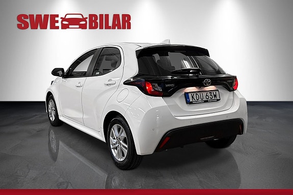 Toyota Yaris 6 of 23
