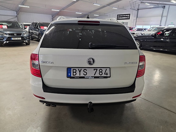 Skoda Superb 4 of 5