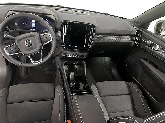 Volvo EX40 10 of 15