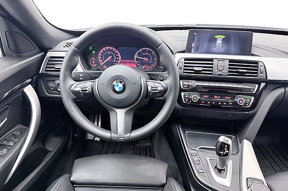 BMW 320 18 of 30
