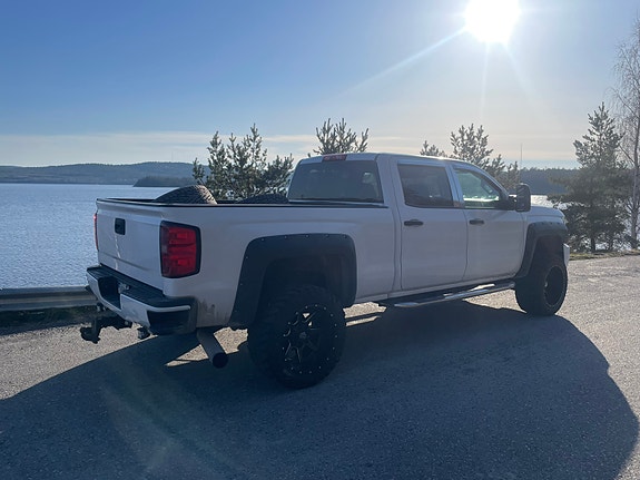 Chevrolet Silverado 2500 4 of 5