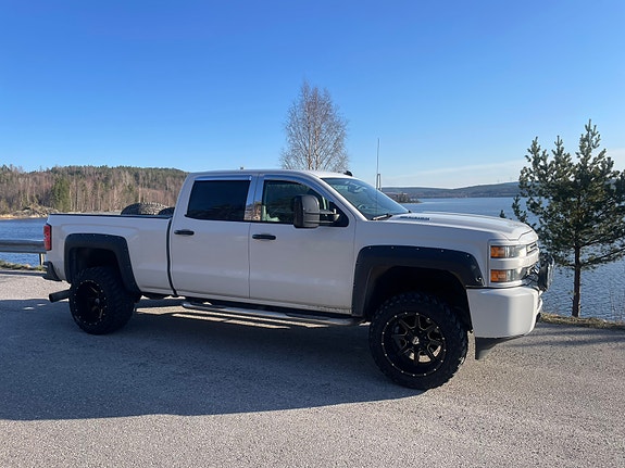 Chevrolet Silverado 2500 3 of 5