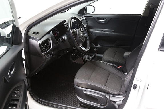Kia Rio 10 of 23