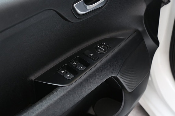Kia Rio 8 of 23