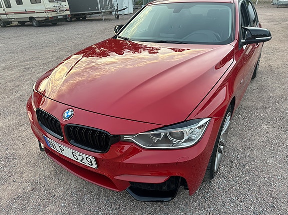 BMW 328i 2 of 5
