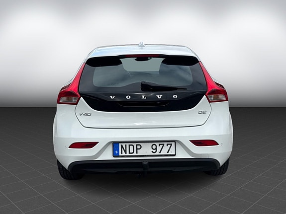 Volvo V40 8 of 15