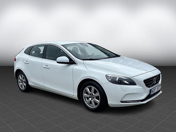 Volvo V40 3 of 5
