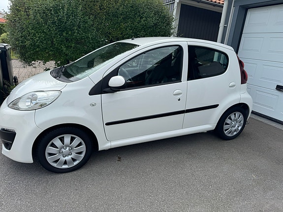 Peugeot 107 2 of 5
