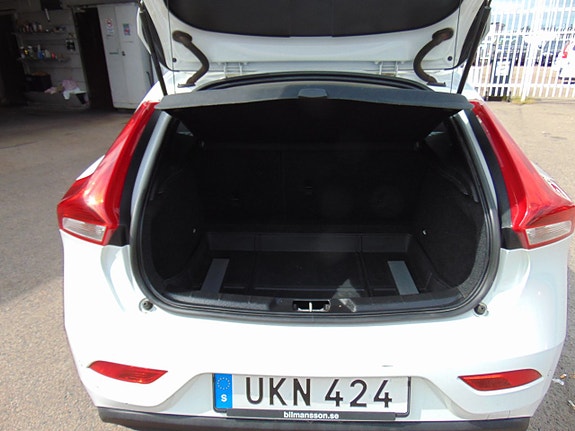 Volvo V40 11 of 11