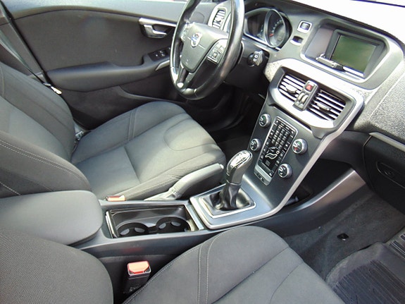 Volvo V40 8 of 11