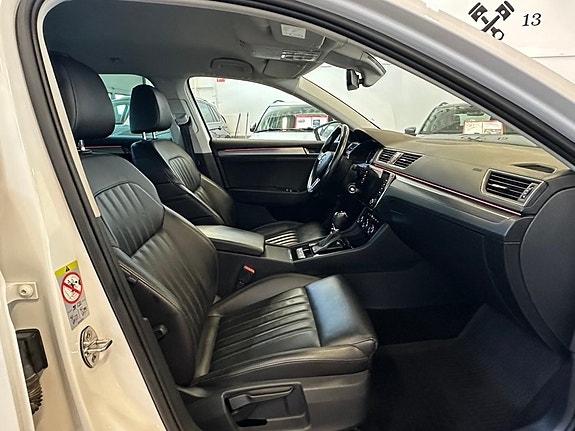 Skoda Superb 9 of 28