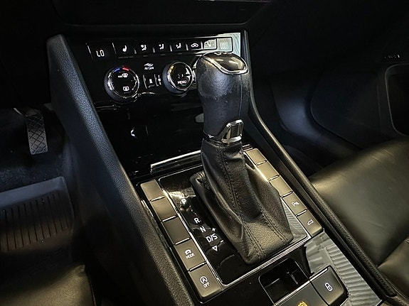 Skoda Superb 14 of 28