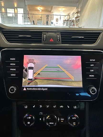 Skoda Superb 16 of 28