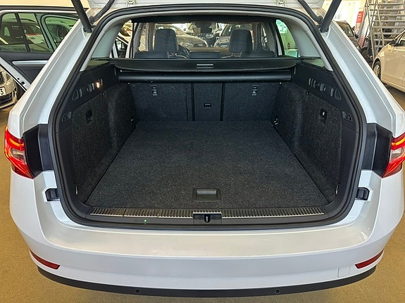 Skoda Superb 7 of 28