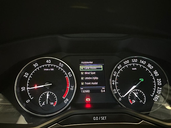 Skoda Superb 13 of 28