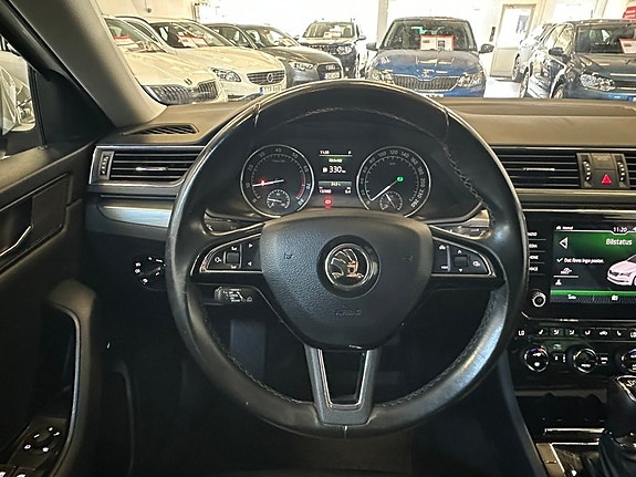 Skoda Superb 12 of 28