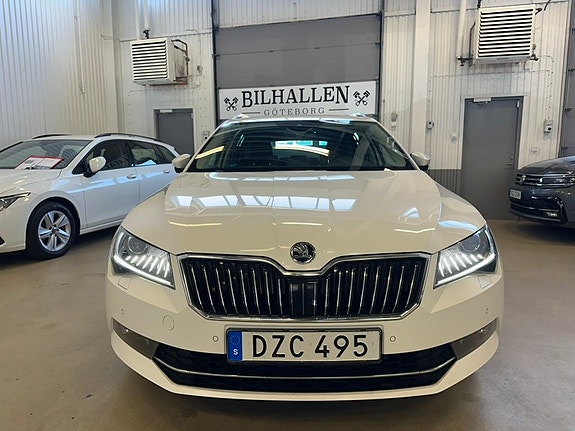 Skoda Superb 2 of 28