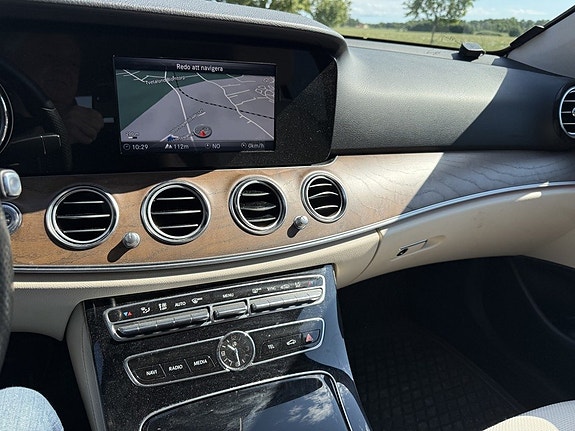 Mercedes-Benz E220 d 11 of 11