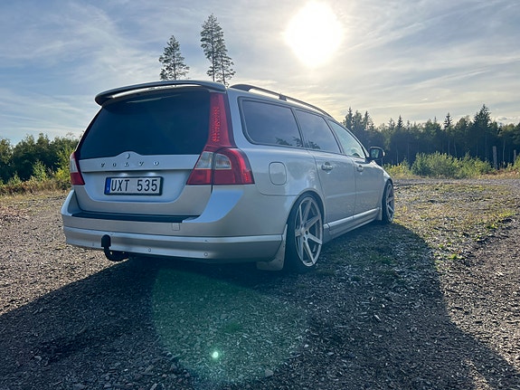 Volvo V70 4 of 11