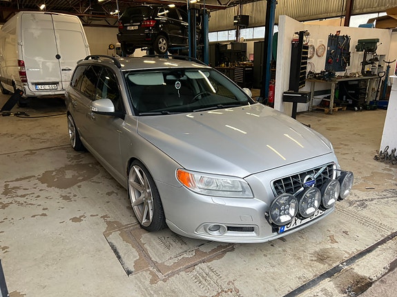 Volvo V70 4 of 5