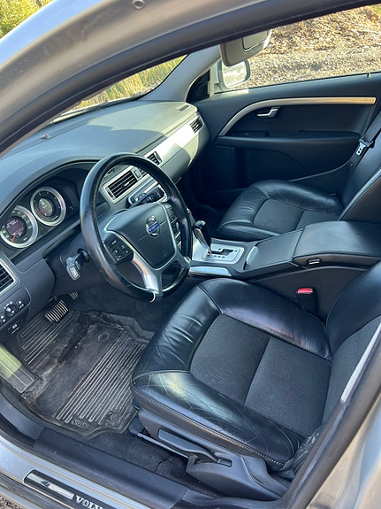 Volvo V70 6 of 11