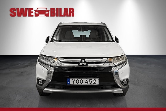 Mitsubishi Outlander 2 of 25