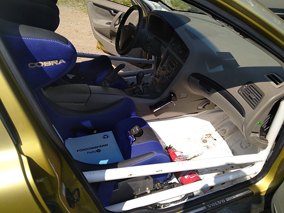 Volvo S60 4 of 5