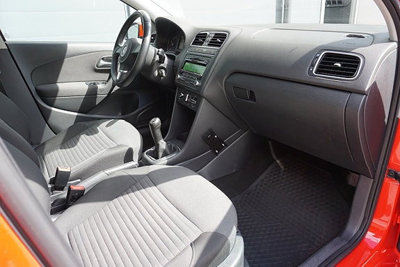 Volkswagen Polo 10 of 21
