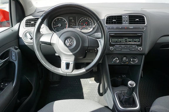 Volkswagen Polo 12 of 21