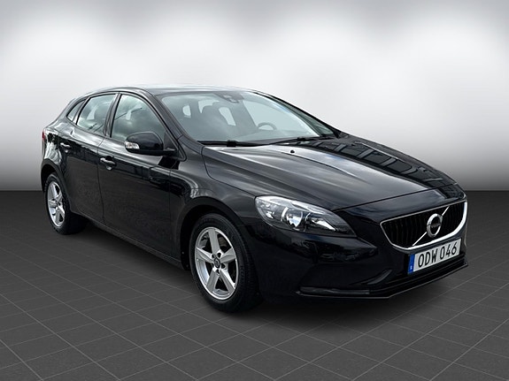 Volvo V40 3 of 5