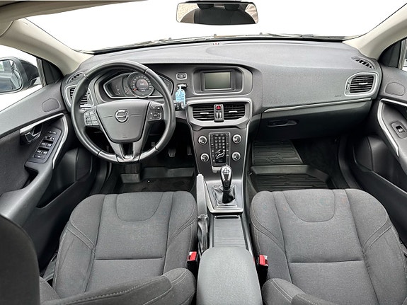 Volvo V40 10 of 12