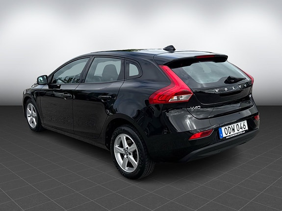 Volvo V40 4 of 5
