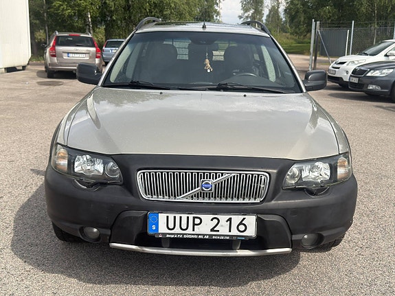 Volvo XC70 2 of 5