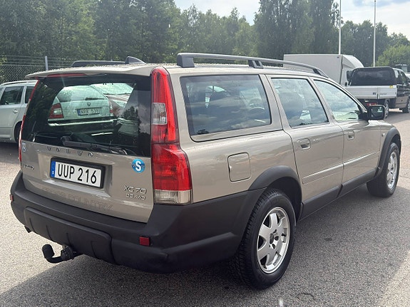 Volvo XC70 4 of 5