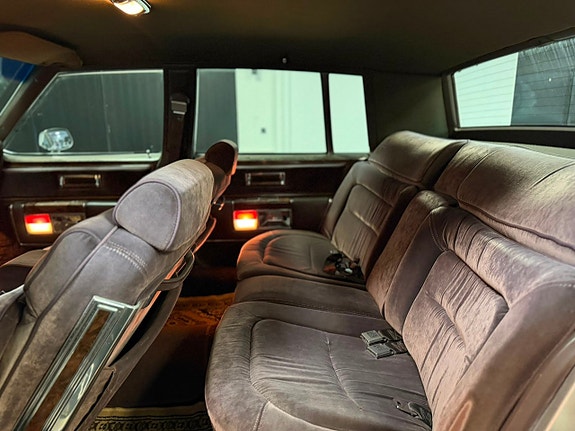 Oldsmobile Ninety-Eight 8 of 18