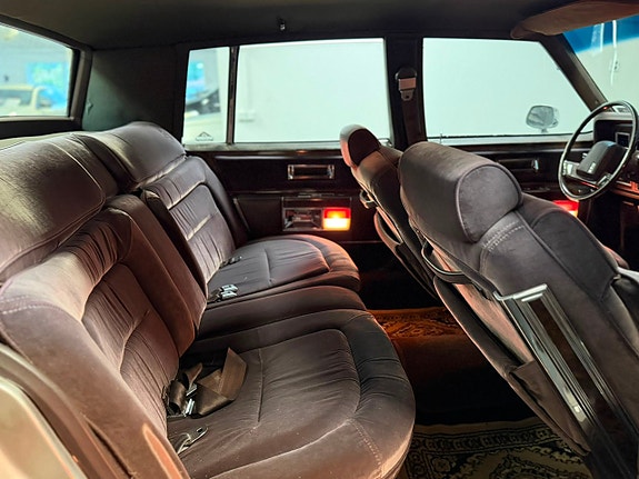 Oldsmobile Ninety-Eight 14 of 18