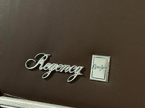Oldsmobile Ninety-Eight 10 of 18