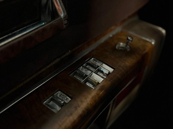Oldsmobile Ninety-Eight 11 of 18