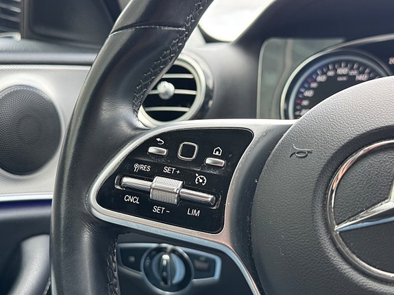 Mercedes-Benz E200 9 of 14