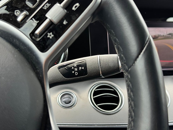 Mercedes-Benz E200 11 of 14