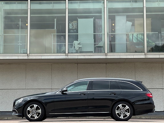 Mercedes-Benz E200 2 of 14