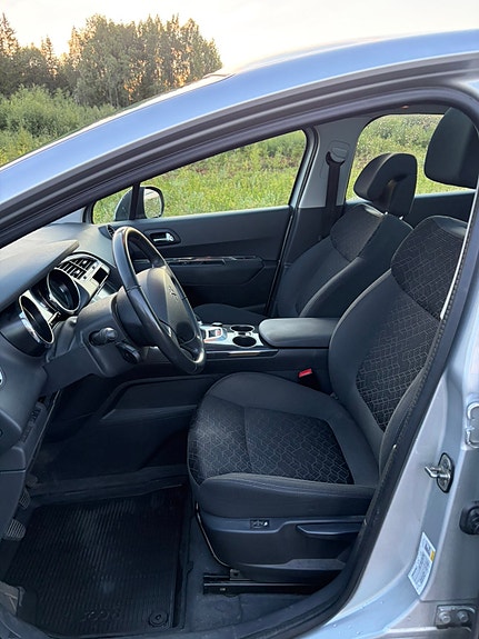 Peugeot 3008 14 of 16